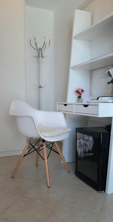Helles Doppelzimmer Mit Bad, Terrasse Und Pool, Seperater Eingang, Liznjan, Istrien 外观 照片