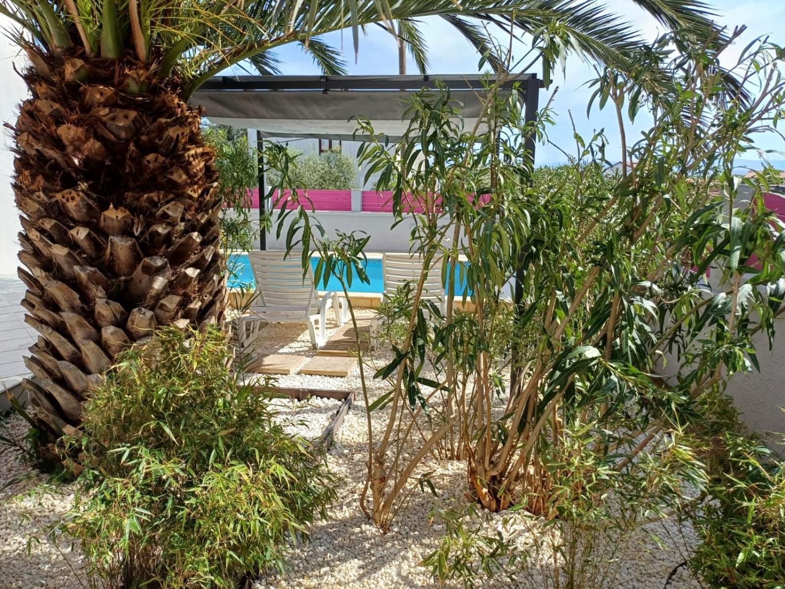 Helles Doppelzimmer Mit Bad, Terrasse Und Pool, Seperater Eingang, Liznjan, Istrien 外观 照片